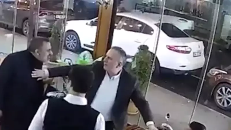 Beylikdüzü'nde CHP'li Meclis Üyesinin Darp Edildiği Restorana Silahlı Saldırı