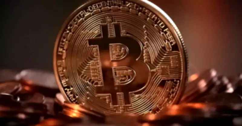 Bitcoin Ateşkes Beklentisiyle Yükselişte, ETF Girişleri Güç Kazandı