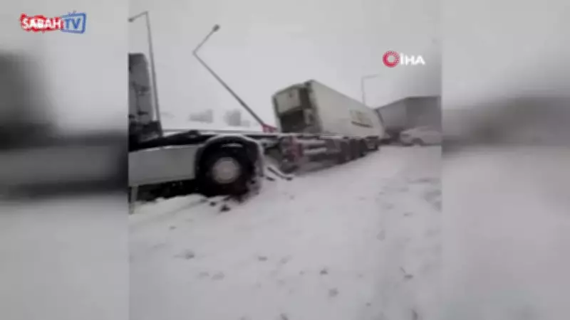 Bitlis'te Zincirleme Trafik Kazası: 4 Tır ve 2 Otomobil Çarpıştı, 5 Kişi Yaralandı