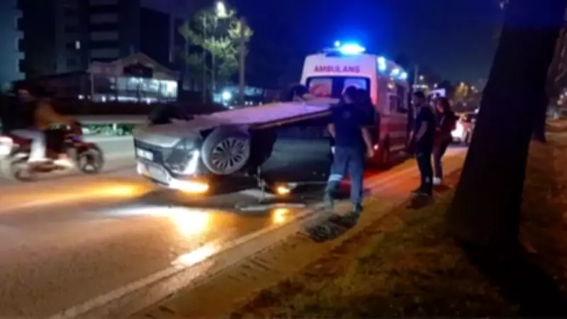 Bursa'da gece kazası: Takla atan otomobilde 1 yaralı