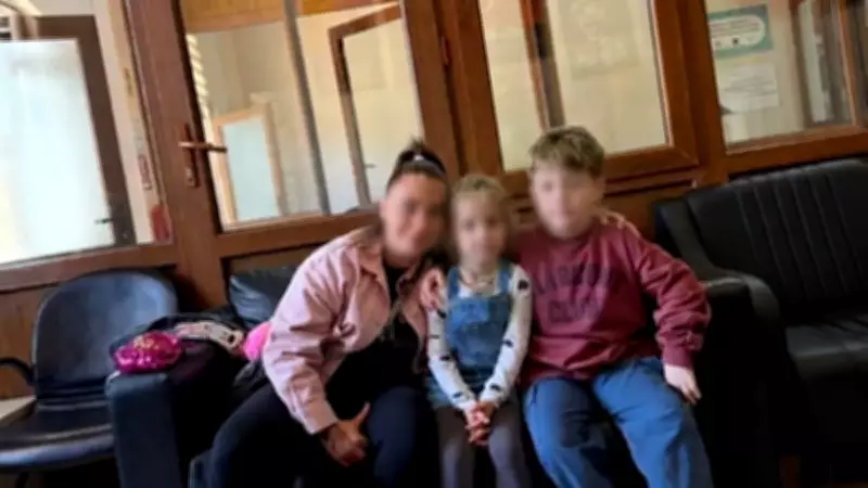 Bursa'da hurda evde bulunan minik Nazar kardeşine kavuştu