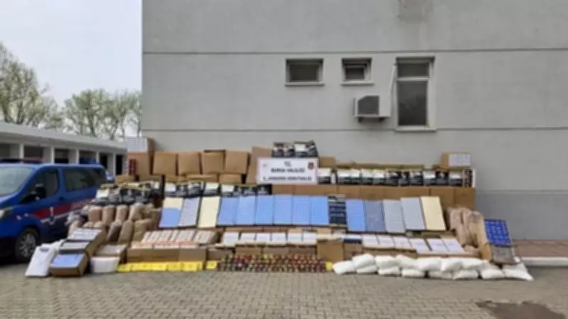 Bursa'da Kaçakçılık Operasyonu: 1 Milyonun Üzerinde Bandrolsüz Makaron Ele Geçirildi