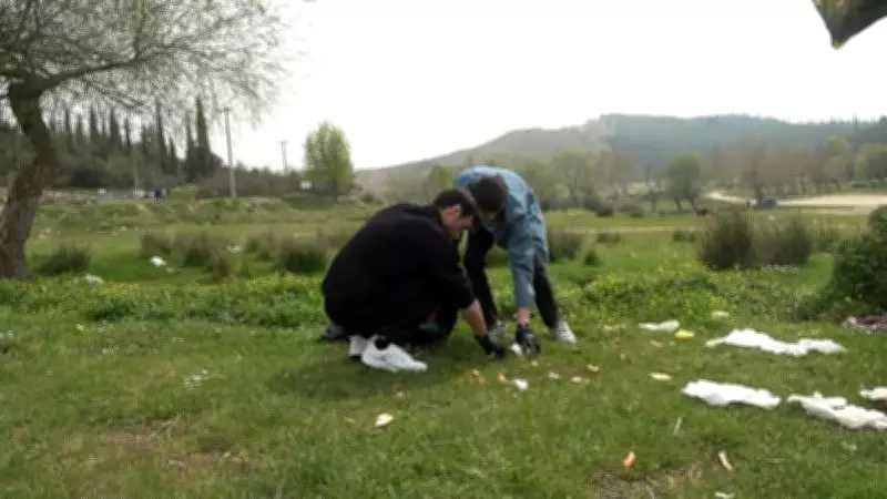 Bursa'da İki Gencin Örnek Projesi: Doğa Fedaileri Doğayı Temizliyor