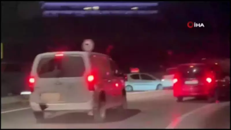 Bursa'da kontak anahtarı üzerinde unutulan kargo aracı çalındı, kovalamaca kamerada