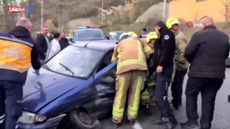 Bursa'da Kontrolden Çıkan Otomobil Bariyerlere Çarptı: 2 Kişi Yaralandı