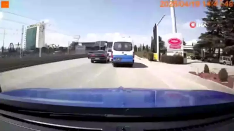 Bursa'da Trafikte Makas Atan Sürücü Kamerada: Tehlike Saniye Saniye Kaydedildi