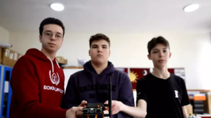 Bursalı Liselilerin Görme Engelliler İçin Geliştirdiği Robot İtalya'dan Çifte Ödülle Döndü