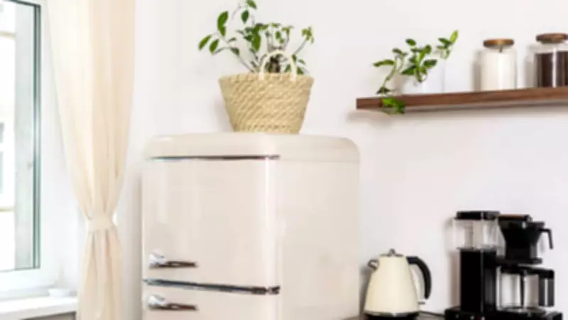 Buzdolabınızın Üzerine Eşya Koymayın! Uzmanlar Uyardı