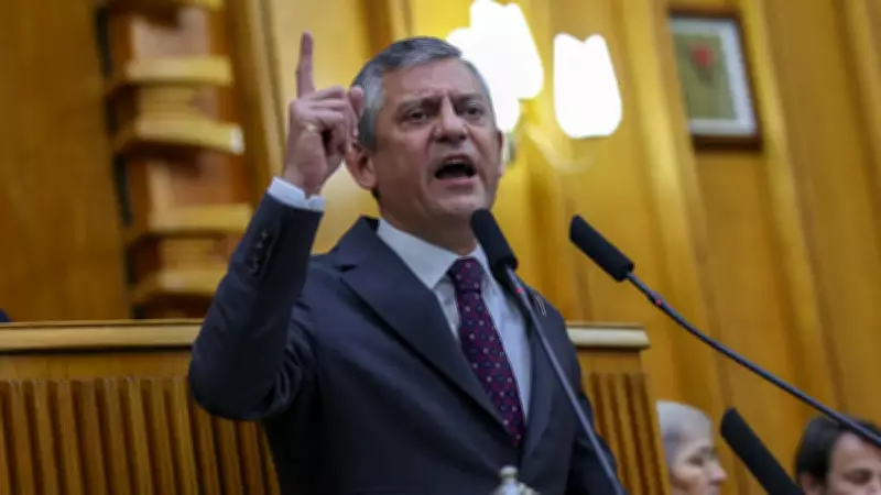 CHP'de Siyasi Ahlak Krizi: Özgür Özel'e 'Önce Pavyoncuları At' Tepkisi