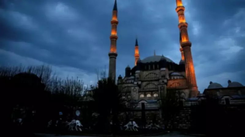 Cuma Hutbesi 1 Mayıs 2026: Alın Teri Mukaddestir Konusu İşlendi