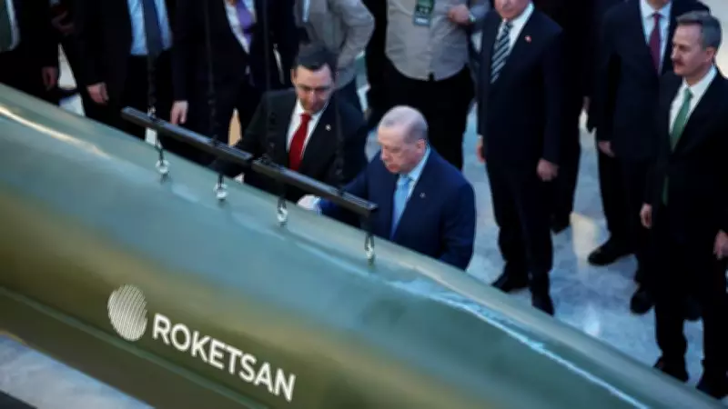 Cumhurbaşkanı Erdoğan, ROKETSAN Tesislerinde İncelemelerde Bulundu ve Tayfun Füzesine İmza Attı