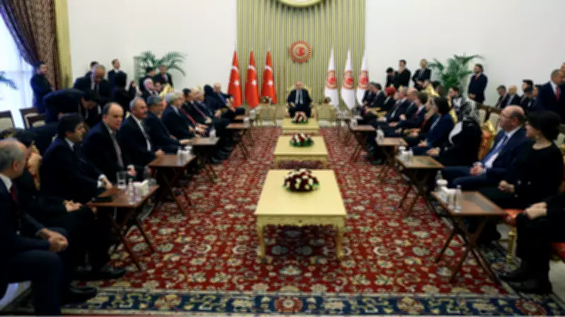 Cumhurbaşkanı Erdoğan TBMM'de 23 Nisan Resepsiyonuna katıldı, DEM'lilerle tokalaştı