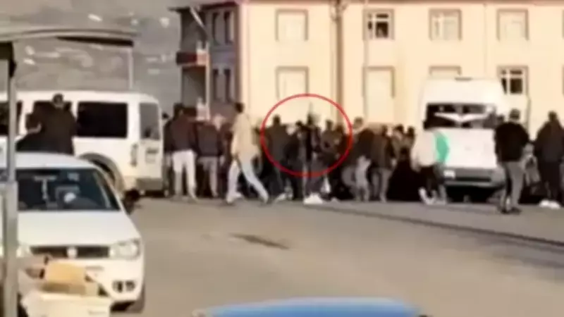 Diyarbakır'da Kız Kaçırma Kavgası: 5 Yaralı, Muhtar da Aralarında