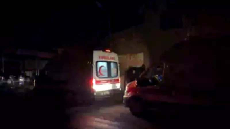 Diyarbakır'da Oto Tamir Dükkanında Çıkan Yangın İtfaiye Müdahalesiyle Kontrol Altına Alındı