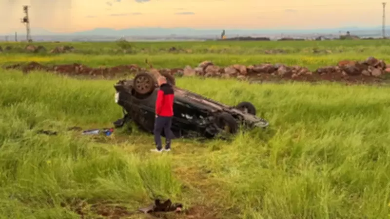 Diyarbakır'da otomobil devrildi: 7'si çocuk 10 kişi yaralandı