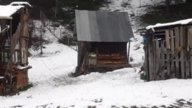 Döğmeci Köyü Beyaza Büründü, Kar Kalınlığı 10 Santimetreyi Buldu