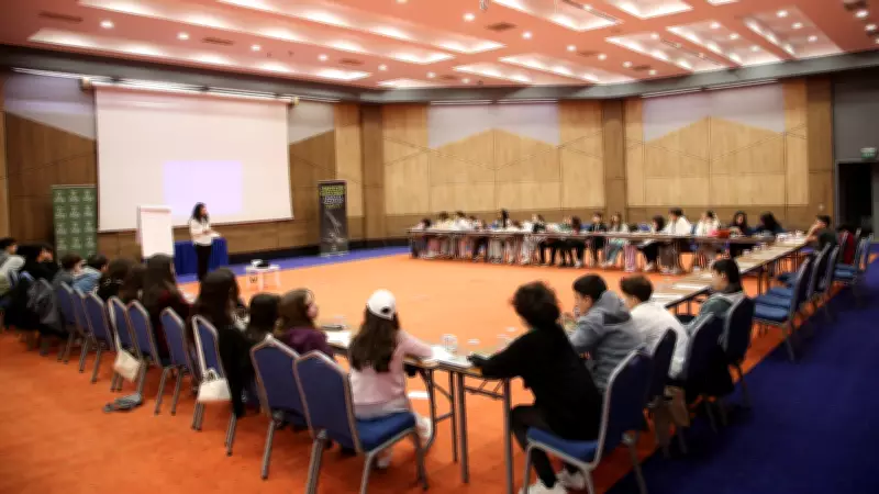 Doğa Koleji'nin Yaratıcı Yazarlık Festivali'nde Öğrenciler Edebiyat Dünyasıyla Buluştu