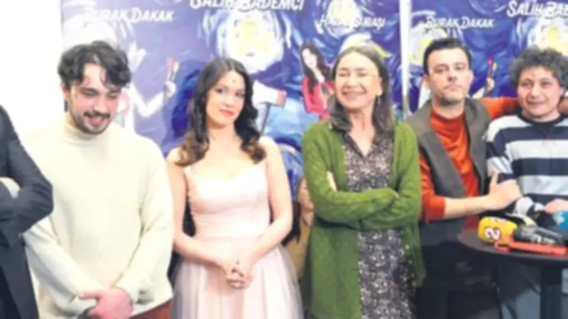 Dört Yıldır Kapalı Gişe Oyun 'Aydınlıkevler' Maslak'ta Coşkulu Kutlama Yaptı