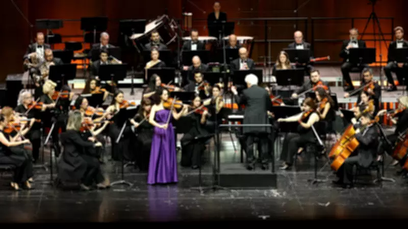 İDSO'yu Şef Gilbert Varga Yönetti, Alena Baeva'dan Muhteşem Performans