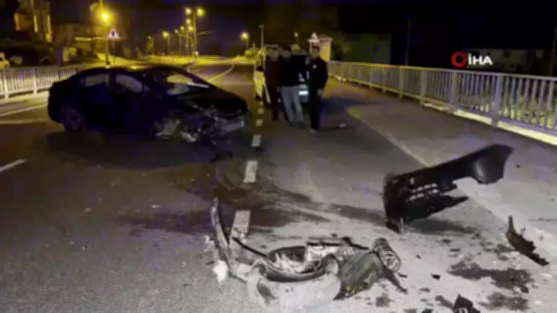 Düzce'de köprü korkuluklarına çarpan otomobil hurdaya döndü: 3 yaralı