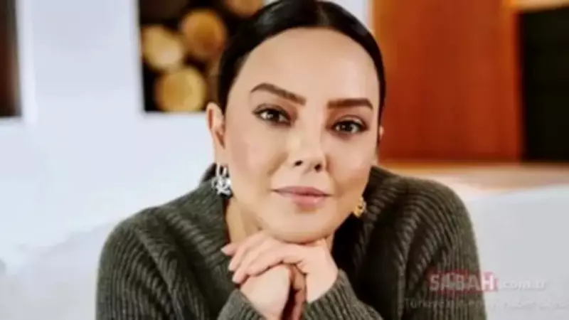 Ebru Gündeş'ten Şaşırtan Estetik İtirafı: Yarım Yüz Gerdirme Ameliyatı Oldum