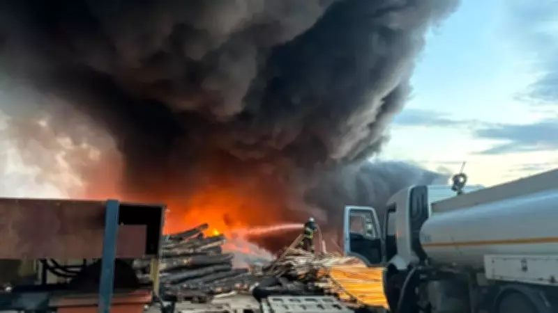 Edirne'de Kereste Fabrikasında Çıkan Yangın İtfaiye Ekiplerince Kontrol Altına Alındı