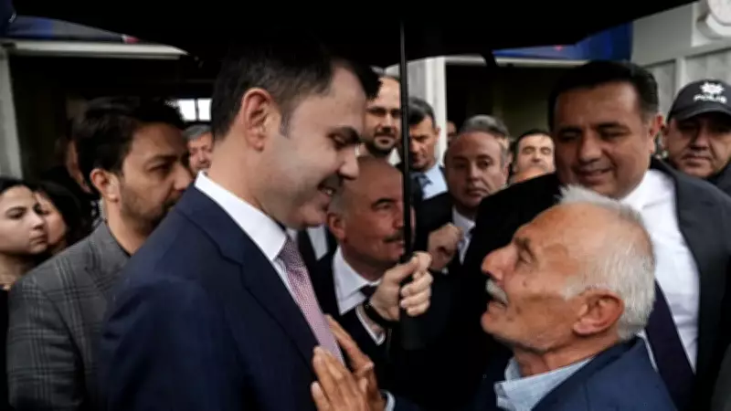Şehit Babası, Bakan Kurum'a Yeni Ev İçin Sarılarak Teşekkür Etti