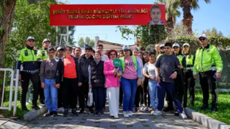 Şehit Polis Memurunun Eşi, Gençlere Trafik Eğitimi Vererek Anısını Yaşatıyor