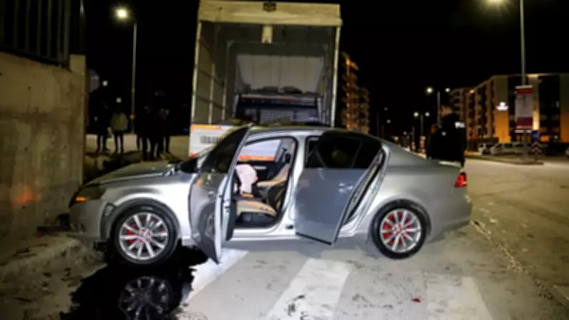 Elazığ'da Kamyonet ile Otomobil Çarpıştı: 5 Kişi Yaralandı