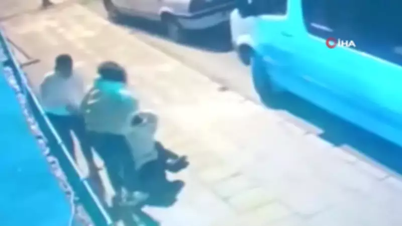 Esenyurt'ta Sokak Ortasında İki Kadına Saldırı: O Anlar Güvenlik Kamerasında