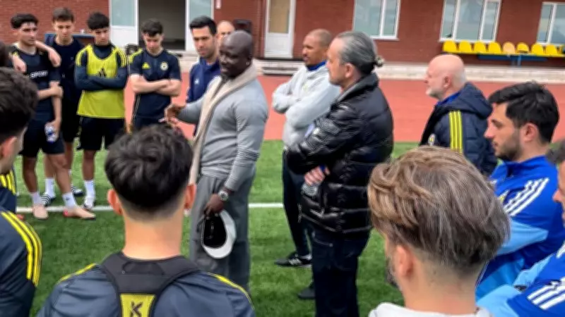 Eski Fenerbahçeli Steven Appiah, Akademide Genç Yeteneklerle Buluştu