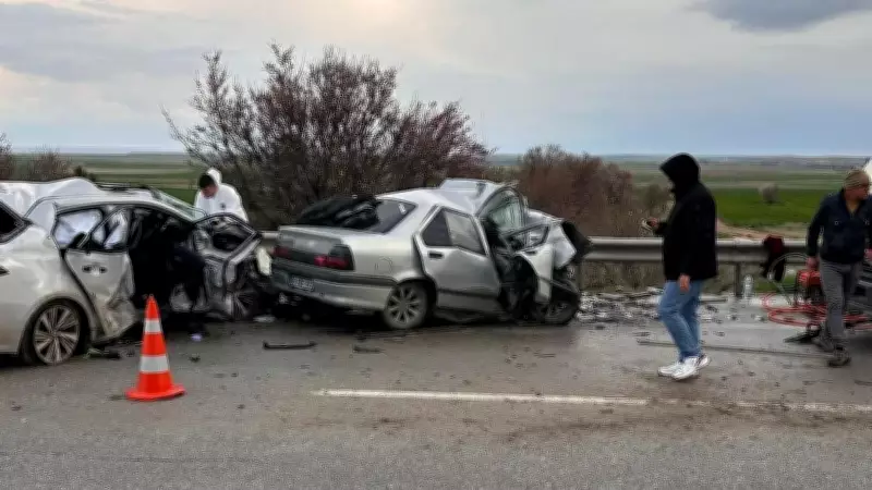 Eskişehir'de Feci Trafik Kazası: 4 Kişi Hayatını Kaybetti, 2 Kişi Yaralandı