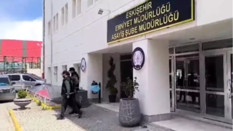 Eskişehir'de Gasp Şüphelisi Sosyal Medyadan Attığı Konumla Yakalandı