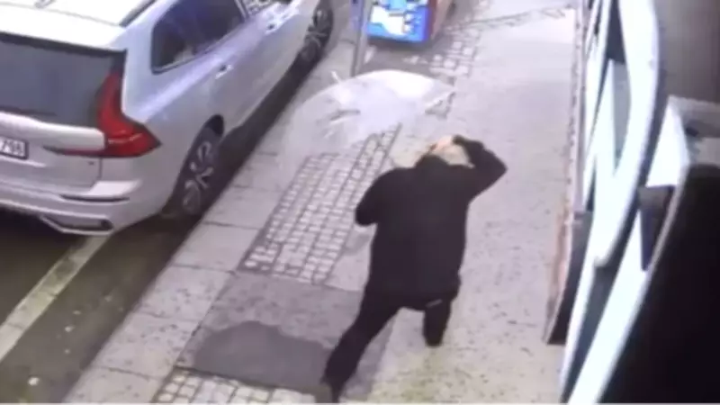 Eskişehir'de kuvvetli rüzgar camı patlattı, yoldan geçen adamın başına düştü