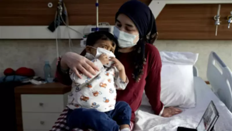 Fedakar Anne Karaciğeriyle Bebeğini Hayata Bağladı: Kerem'in Mucizevi Kurtuluş Hikayesi