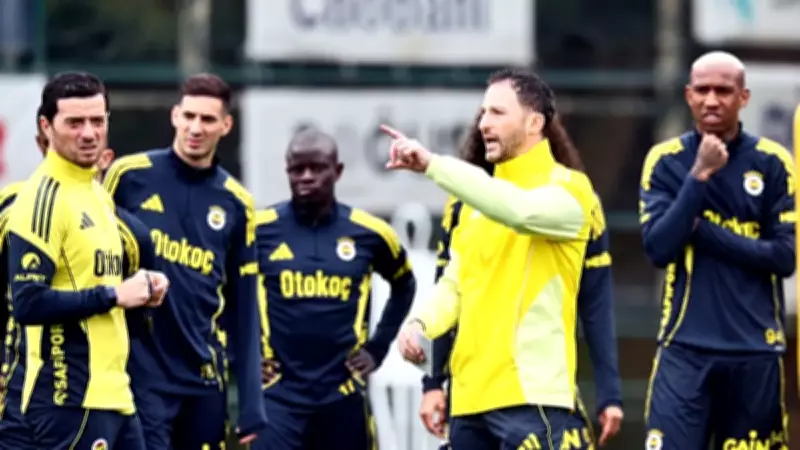 Fenerbahçe, Kayserispor Maçı Hazırlıklarını Can Bartu Tesisleri'nde Sürdürüyor