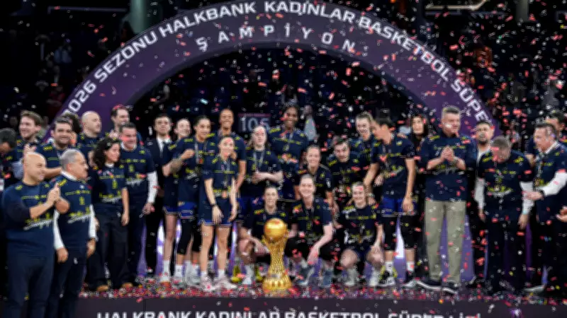 Fenerbahçe Opet, Halkbank Kadınlar Basketbol Süper Ligi'nde Namağlup Şampiyon Oldu!