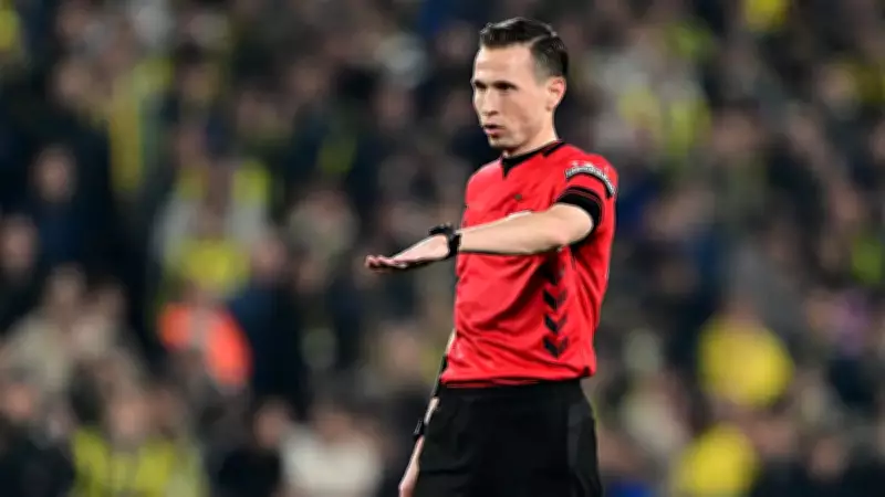 Fenerbahçe - Rizespor Maçındaki Penaltı ve Kırmızı Kart Kararları Tartışılıyor