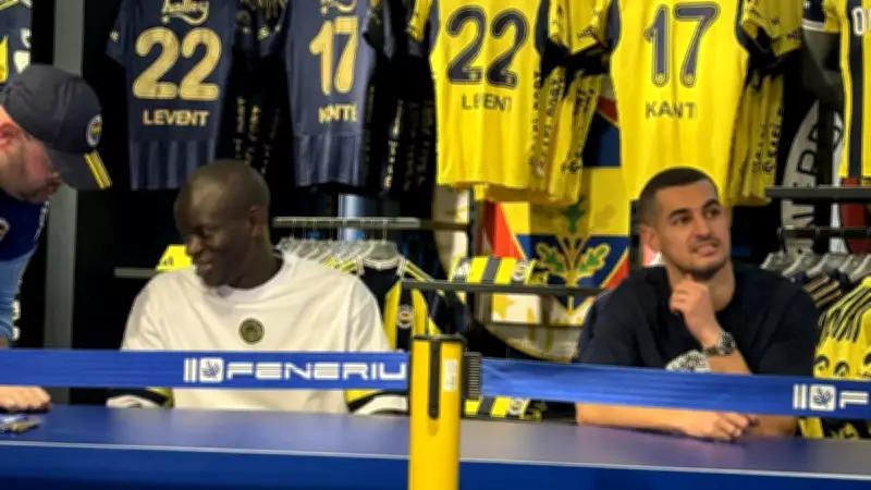 Fenerbahçe Taraftarları Kante ve Levent Mercan ile Buluştu