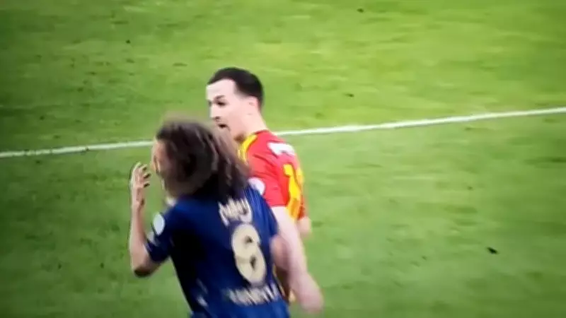 Fenerbahçe'de Kırmızı Kart Tartışması: Makarov'un Guendouzi'ye Müdahalesi