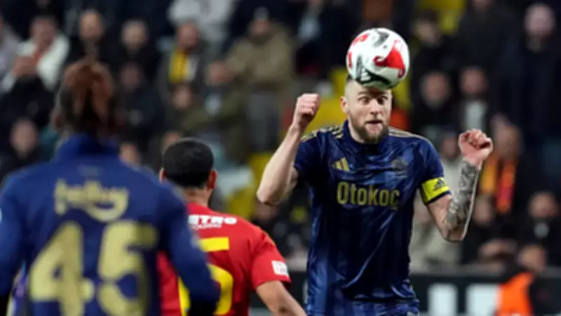 Fenerbahçe'de Skriniar Sakatlandı! İkinci Yarıda Yerini Çağlar Aldı