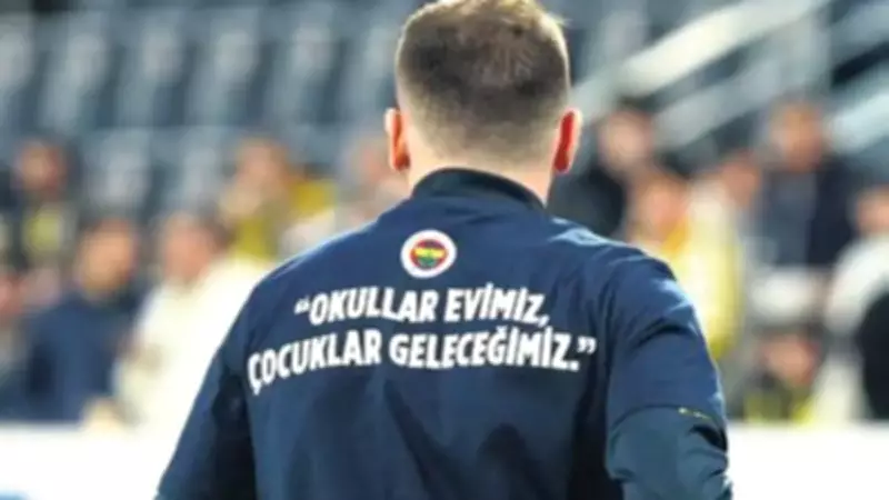 Fenerbahçeli Oyuncular, Saldırı Kurbanları İçin Anma Tişörtleri Giydi