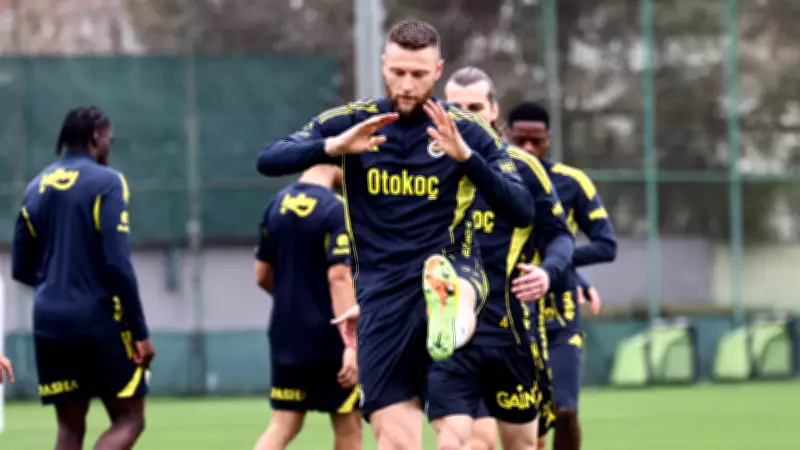 Fenerbahçe'ye Derbi Öncesi Skriniar Müjdesi: Slovak Stoper Antrenmanlarda!