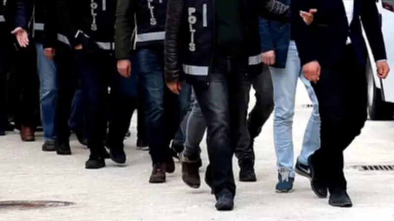 FETÖ Operasyonu: 12 İlde Eş Zamanlı Baskınla 17 Şüpheli Gözaltında