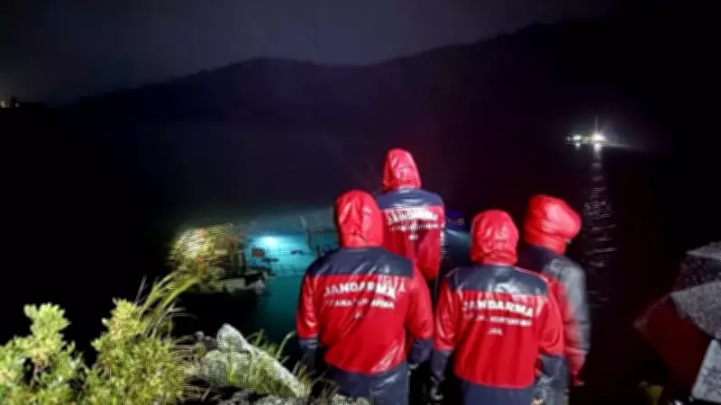 Fethiye'de Tur Teknesi Kayalıklara Çarparak Battı: 6 Kişi Kurtarıldı, 1 Ölü