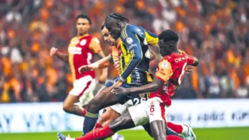 Galatasaray-Fenerbahçe Derbisinde Tartışmalı Pozisyonlar