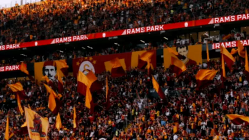 Galatasaray'dan taraftara açık antrenman! Eski futbolcular konuştu