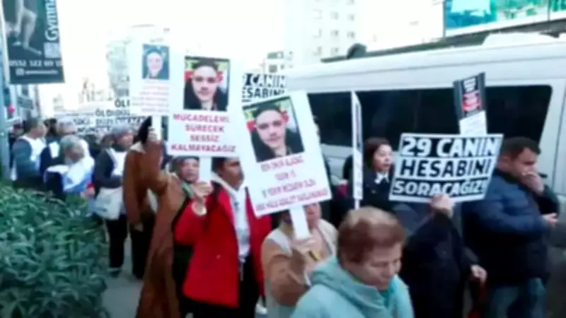 Gayrettepe Yangını Kurbanları İçin Anma Yürüyüşü: 29 Canın Acısı Dinmedi