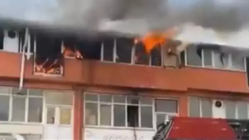 Gaziantep'te Ayakkabı İmalathanesinde Çıkan Yangın Büyümeden Söndürüldü