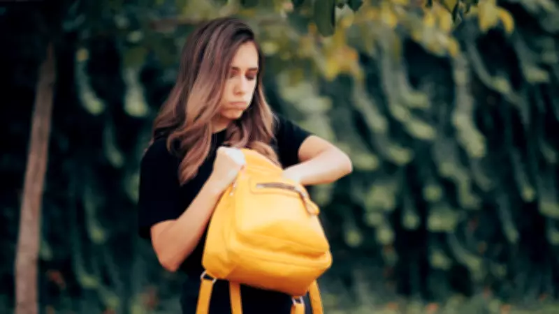 Gözünüzün Önünde Ama Yok Gibi: Beyin Neden Apaçık Olanı Görmez?